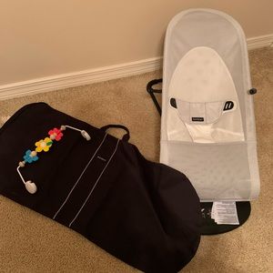 BabyBjörn Bouncer Balance Soft, Mesh, Silver/White with bag and toy
